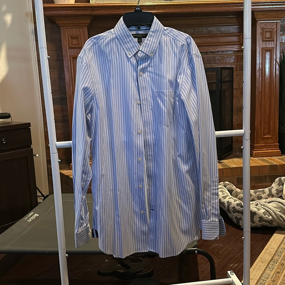 Non-iron Men’s blue / white striped dress shirt
